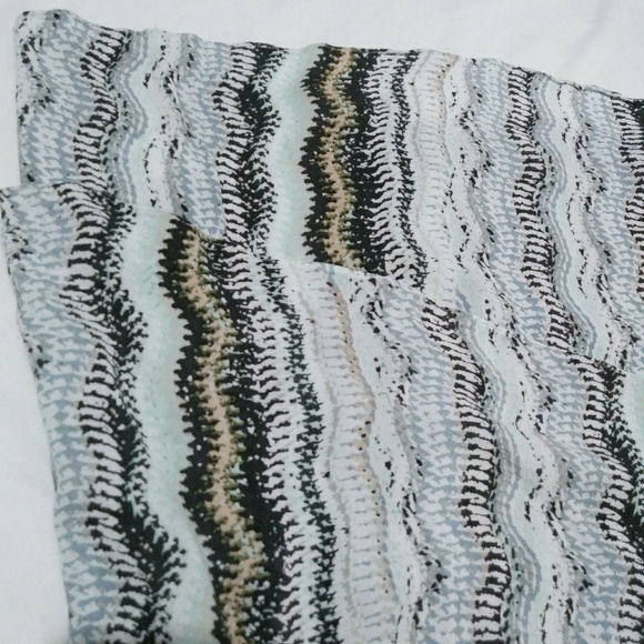 Ella Moss ruffle tank top
SIZE Small - Picture 5 of 5